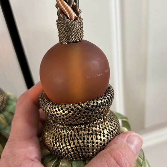 Large Decorative tassels-curtain tie backs-pair EUC - Picture 6 of 6